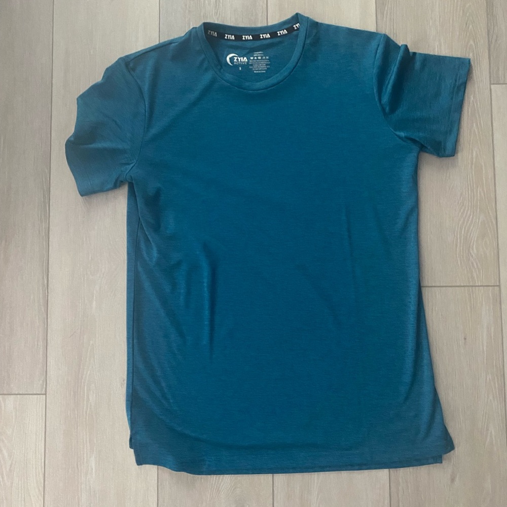 Mens Zyia Crewneck workout T size Small